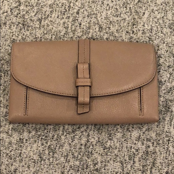 KATE SPADE: Wallet - Picture 1 of 7